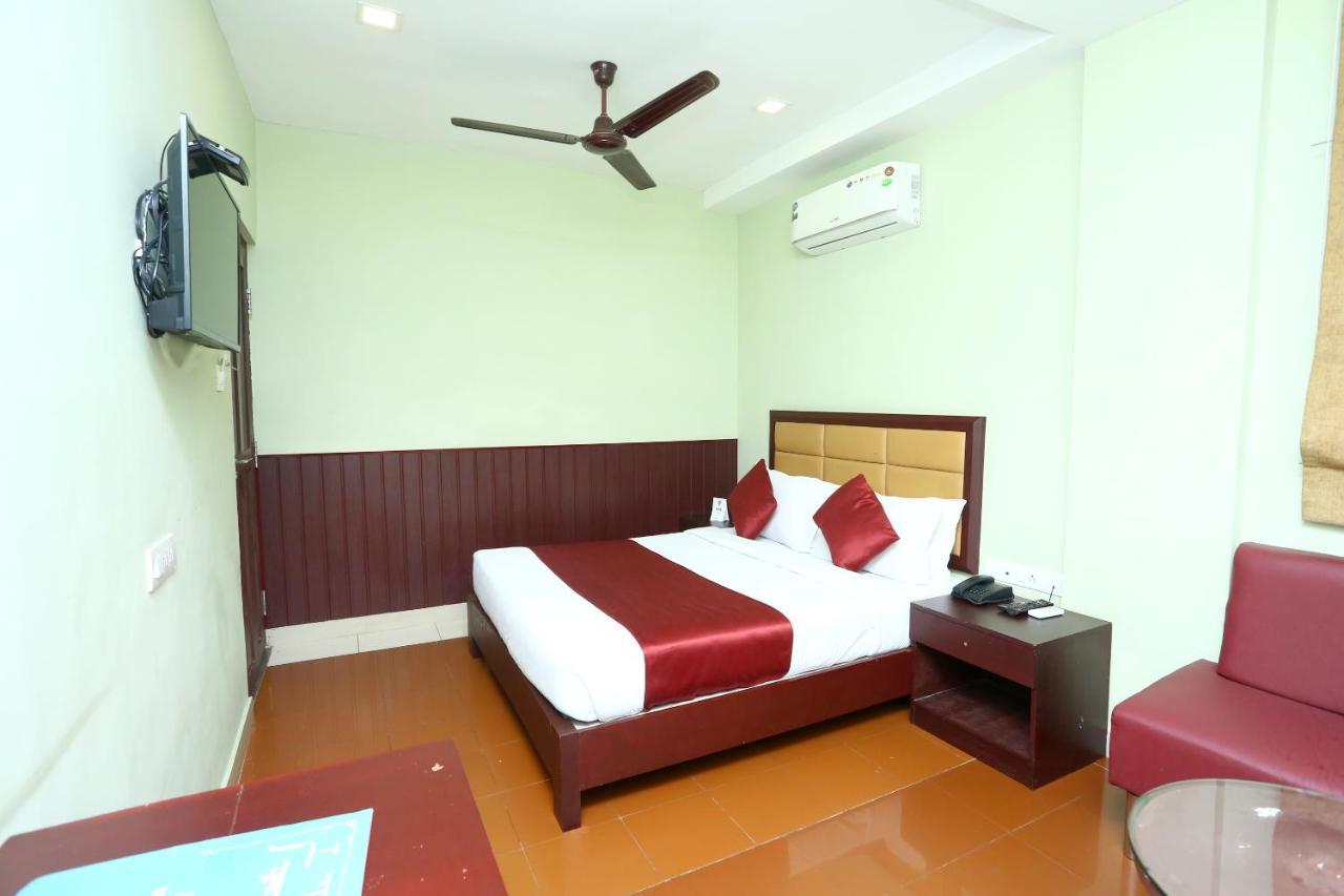 Oyo 15190 Select Residency Hotel Calicut Eksteriør billede