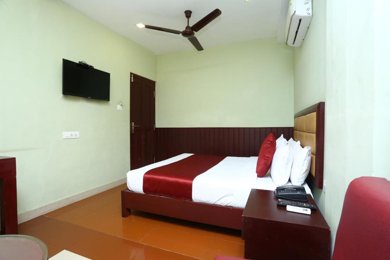 Oyo 15190 Select Residency Hotel Calicut Eksteriør billede